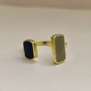 Anillo con piedra natural